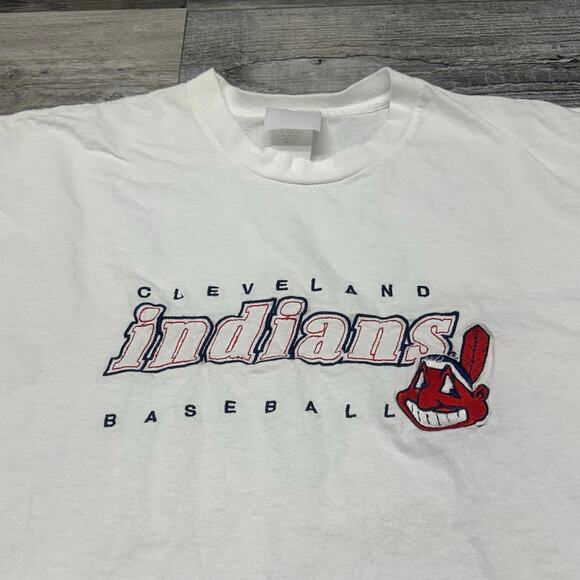 Vintage MLB Cleveland Indians White Red XL Crew Neck Embroidered Logo T-Shirt - Picture 1 of 9